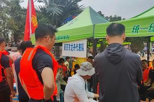 科尔：穆迪整个客场之旅都会缺席 他拉伤了小腿